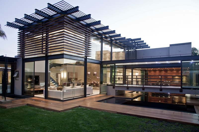 House design with large glass windows