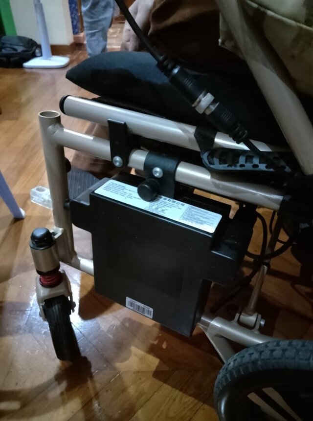 eWheelchair battery pack – image 3 of 7