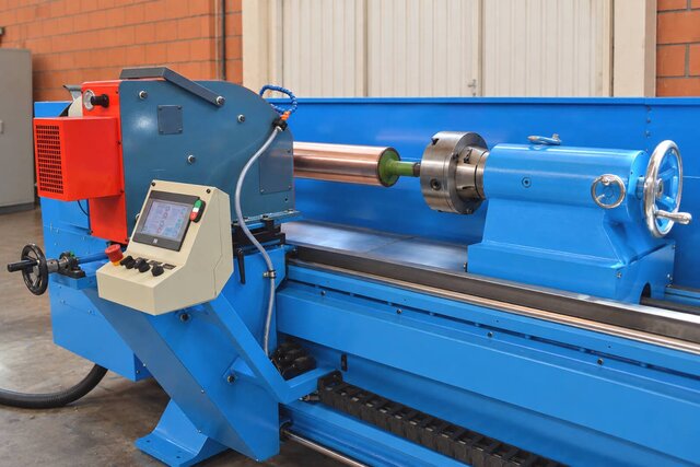 Industrial Lathe Retrofit & Superfinishing System | Mechanical Design – image 4 of 12