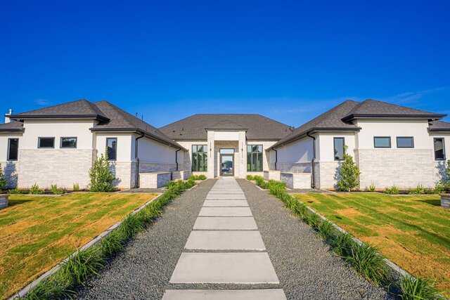 Single-Story Custom Home, 5,156 SF – image 3 of 9