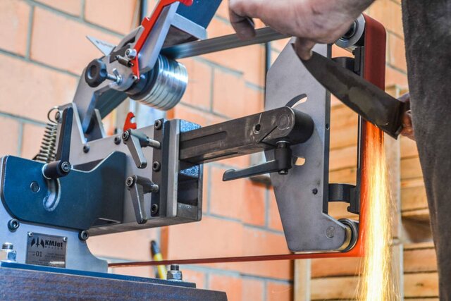 KMJET MASTER | Modular Belt Grinder | Mechanical Design & Manufacturing – image 4 of 16